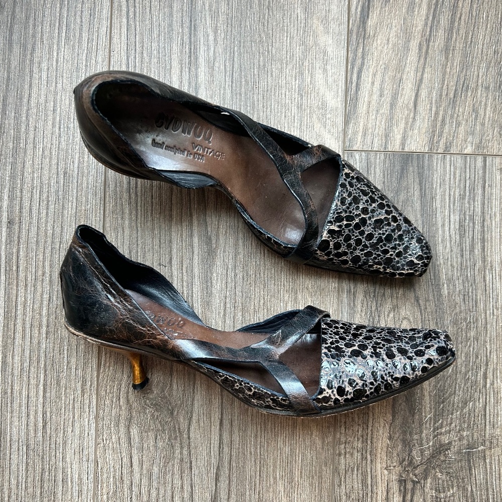 Cydwoq Artisan Embossed Leather Kitten Heel 37 Gem